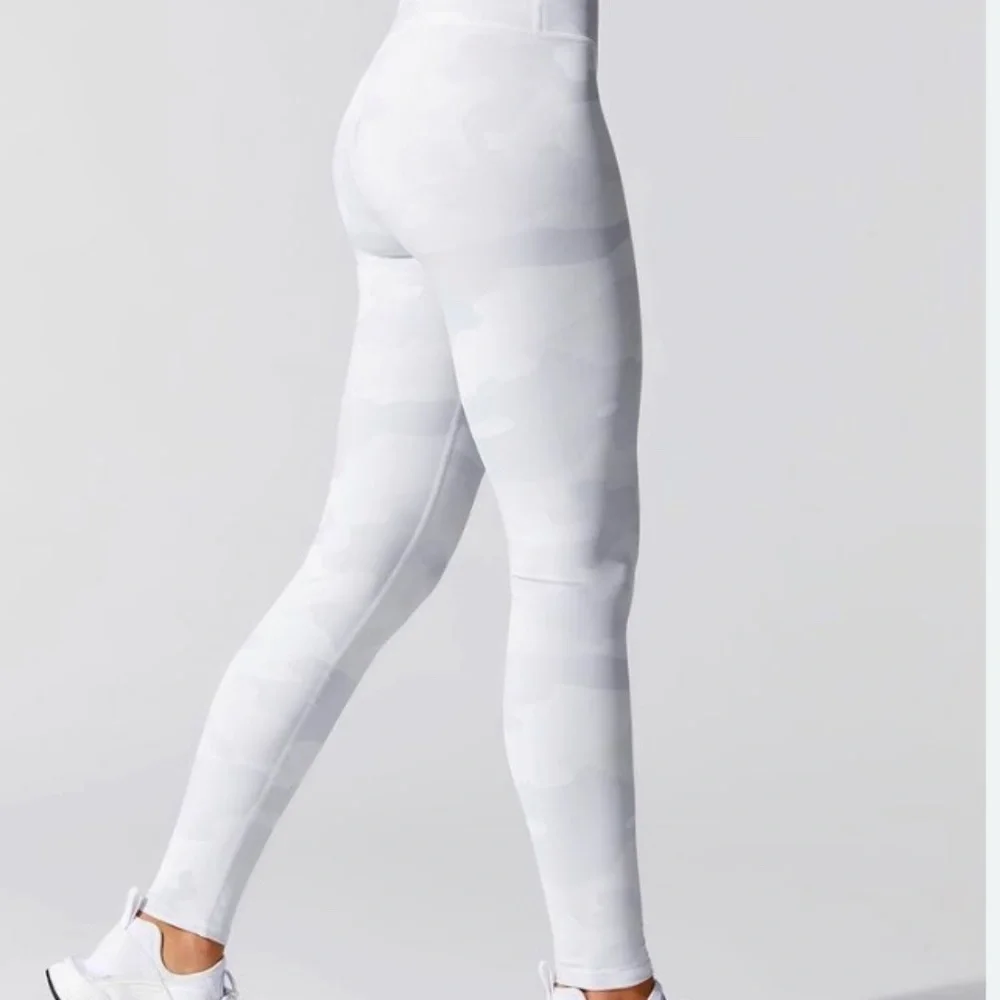 ALO YOGA Vapor Camo-Print High-Waist Performance Leggings White Size XS